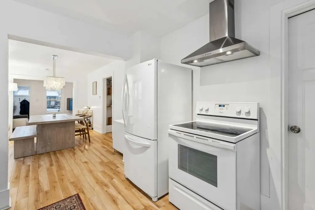 2514 16a Street SW Calgary AB T2T4K5