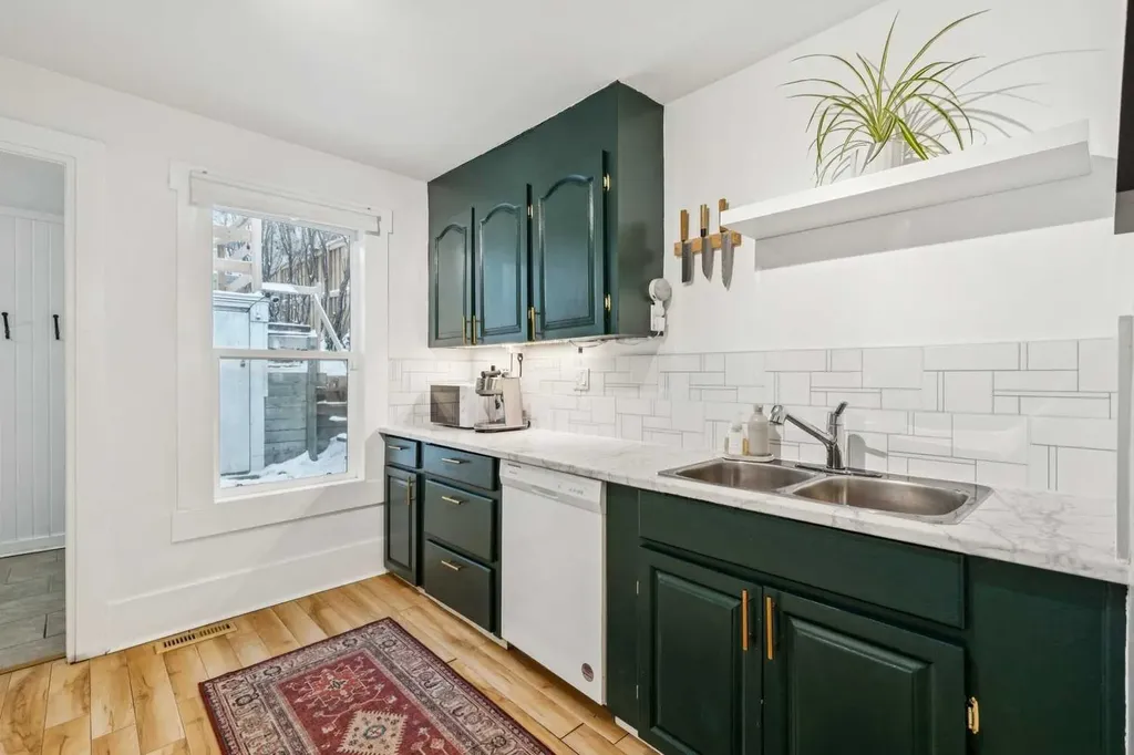 2514 16a Street SW Calgary AB T2T4K5