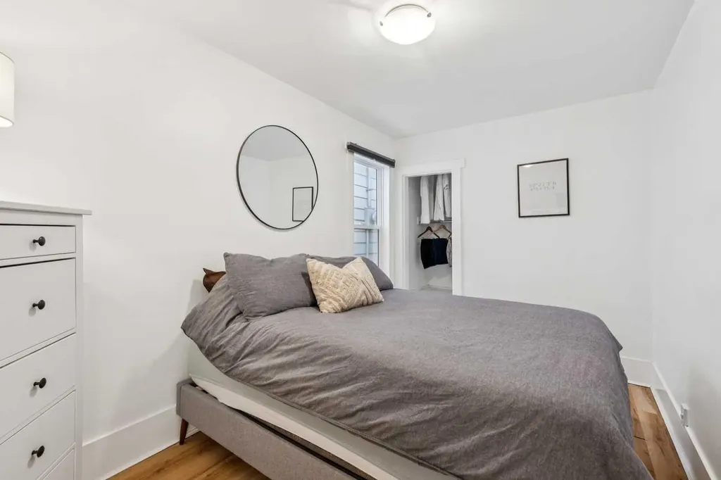 2514 16a Street SW Calgary AB T2T4K5