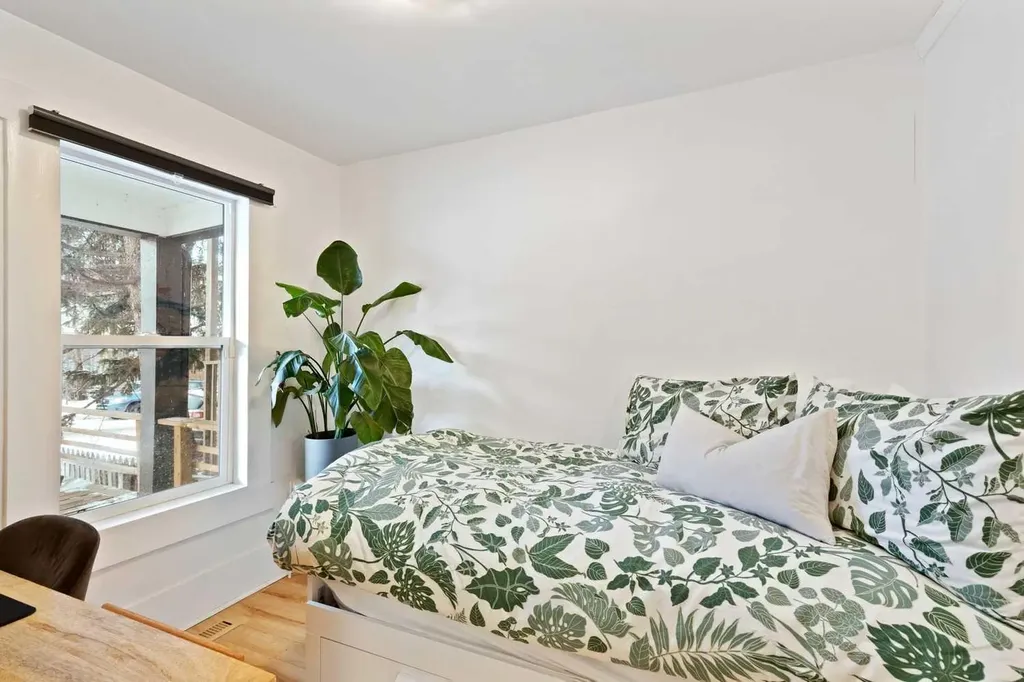 2514 16a Street SW Calgary AB T2T4K5