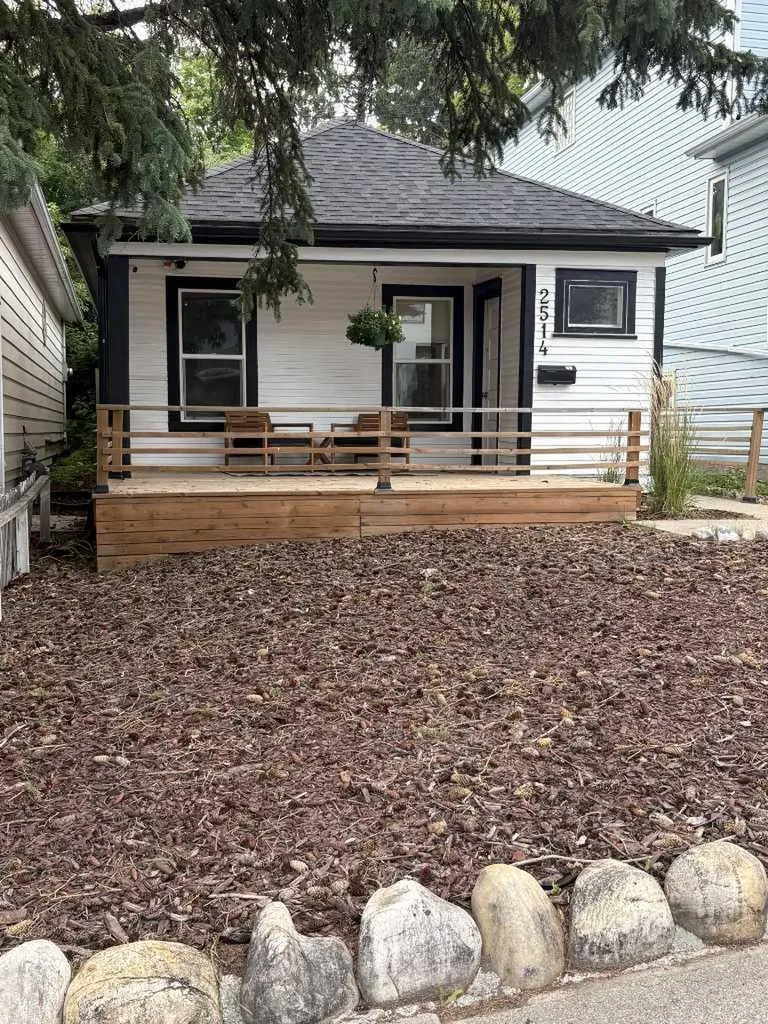 2514 16a Street SW Calgary AB T2T4K5