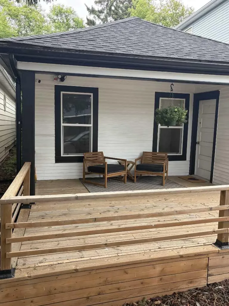 2514 16a Street SW Calgary AB T2T4K5