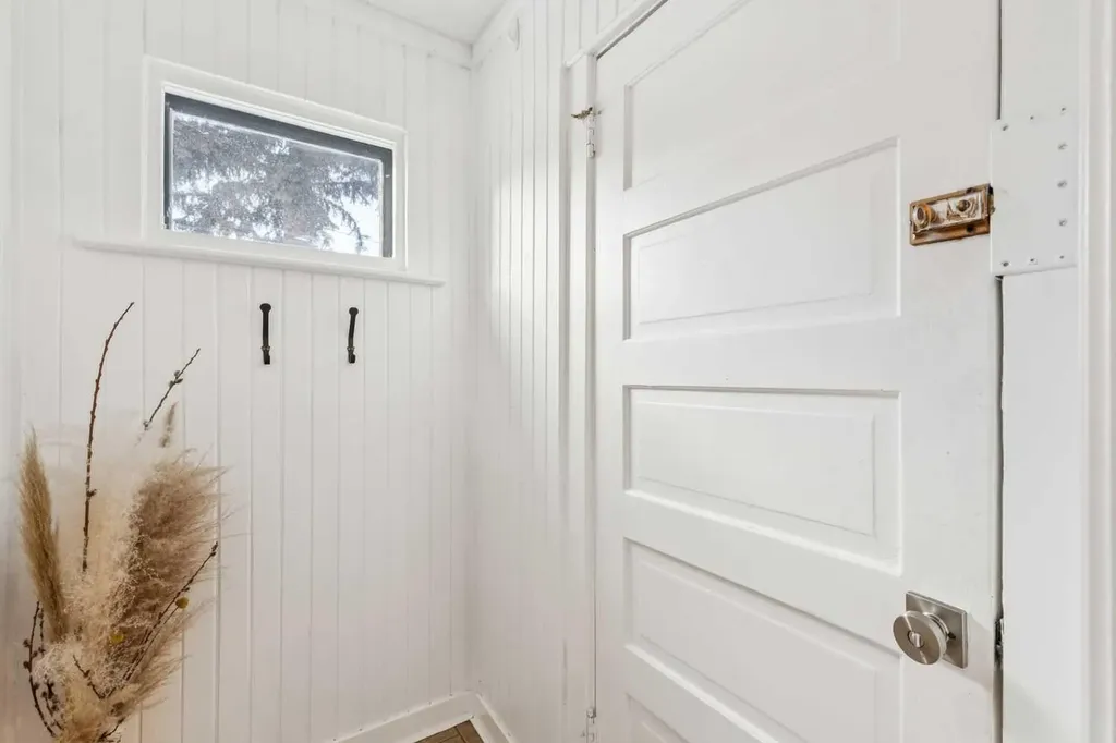 2514 16a Street SW Calgary AB T2T4K5