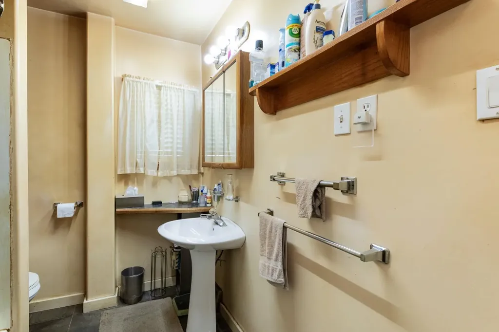 5020 56 Street Innisfail AB T4G 1R3