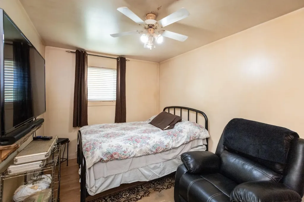 5020 56 Street Innisfail AB T4G 1R3