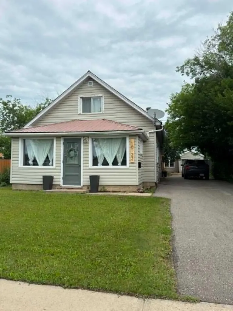 10122 106 Avenue Grande Prairie AB T8V 1J8