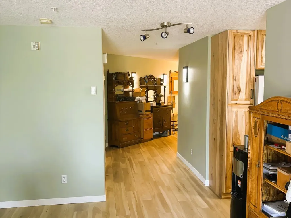 100 2 Avenue S Lethbridge AB T1J0B5