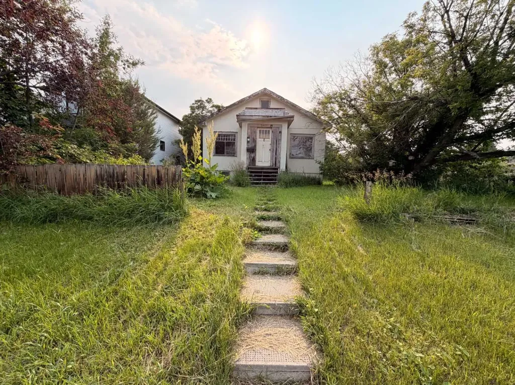 2401 26 Street SW Calgary AB T3E 2A6