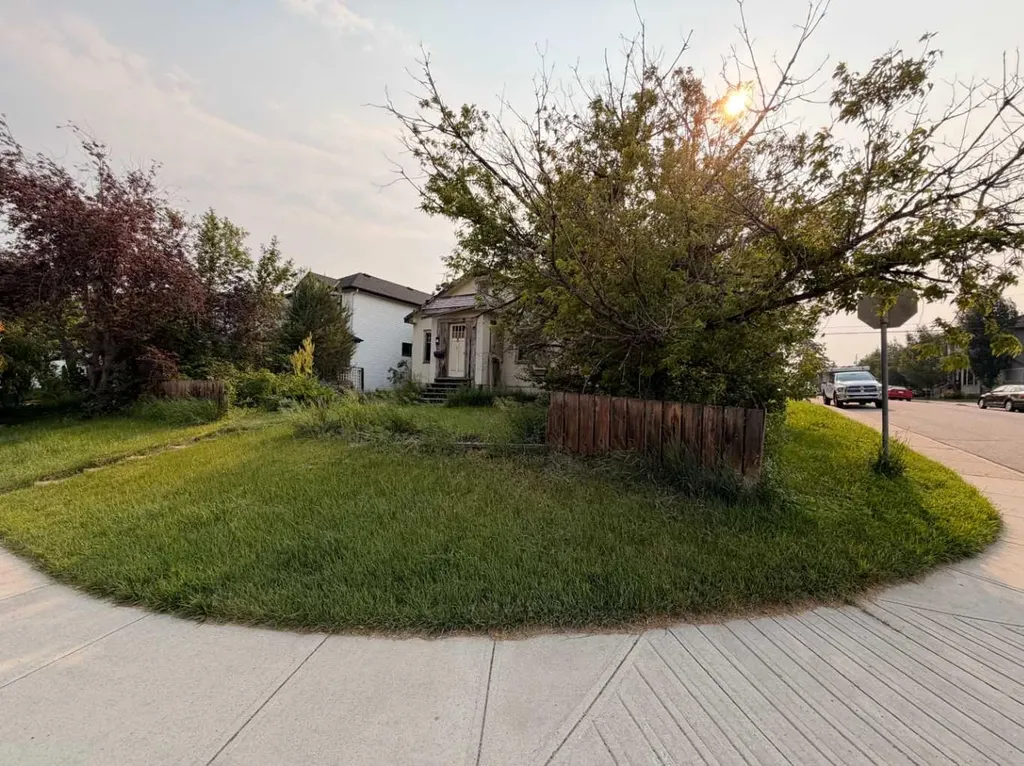 2401 26 Street SW Calgary AB T3E 2A6