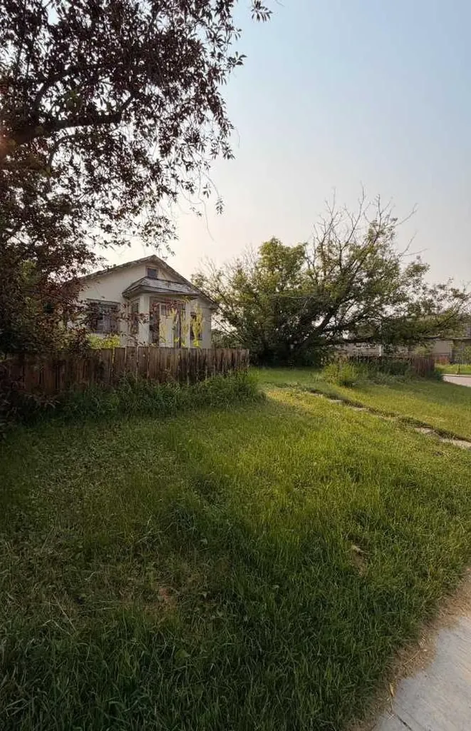 2401 26 Street SW Calgary AB T3E 2A6
