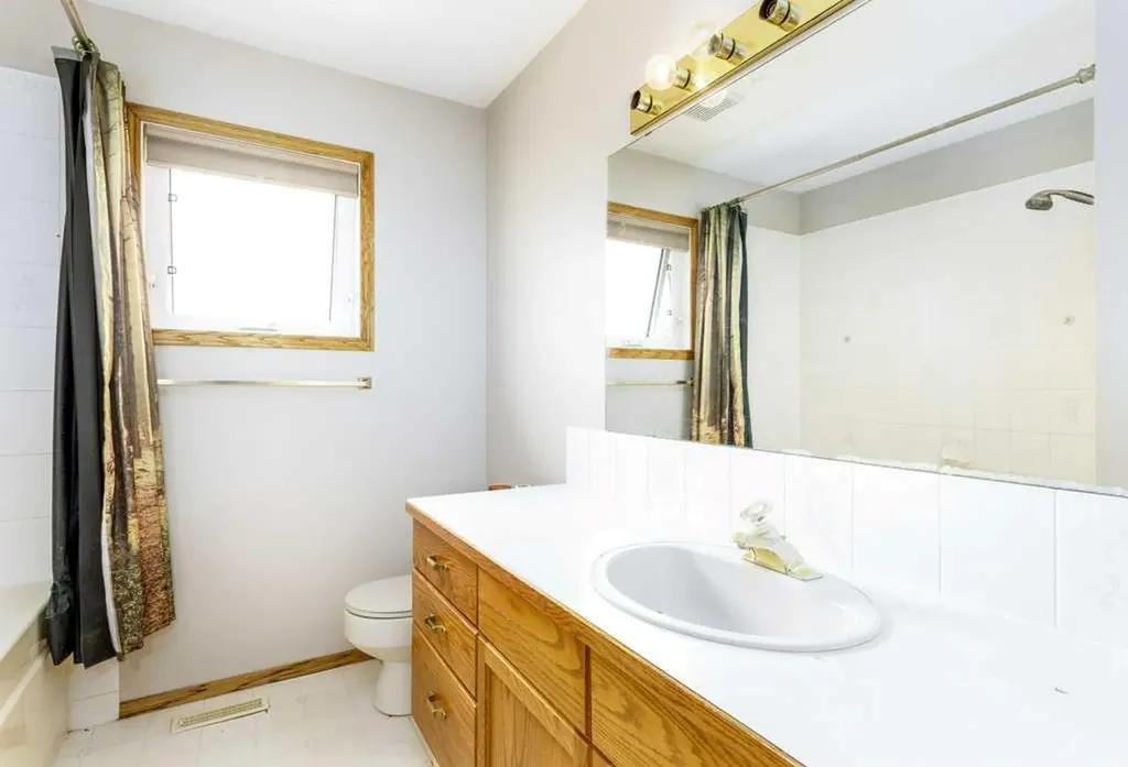 6 Densmore Crescent Red Deer AB T4R 2L8