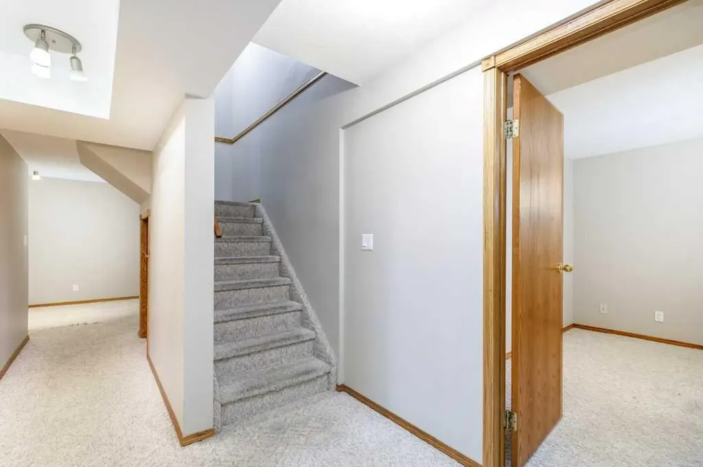 6 Densmore Crescent Red Deer AB T4R 2L8