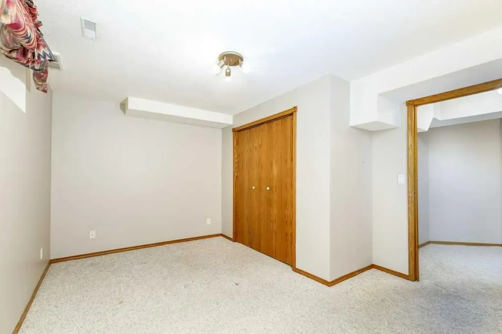 6 Densmore Crescent Red Deer AB T4R 2L8