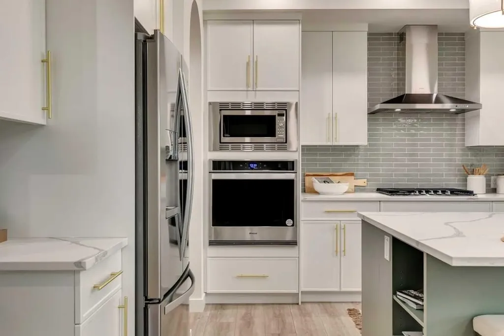 64 Creekstone Manor SW Calgary AB T2X5W3
