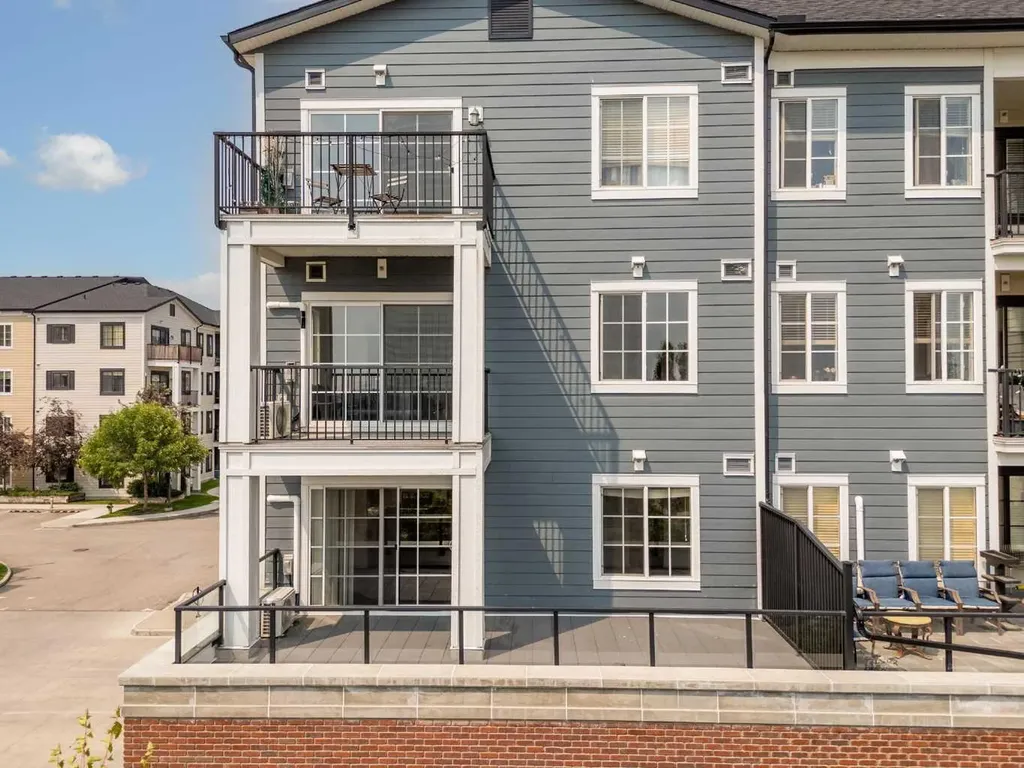 215 Legacy Boulevard SE Calgary AB T2X 3Z7