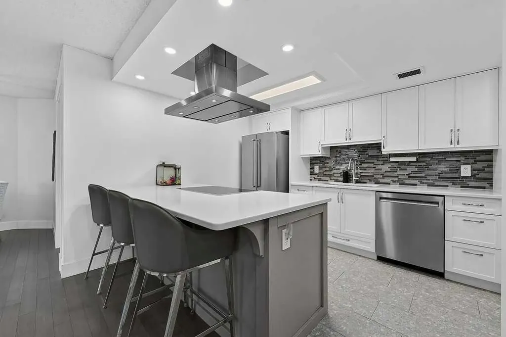 1304 15 Avenue SW Calgary AB T3C0X7