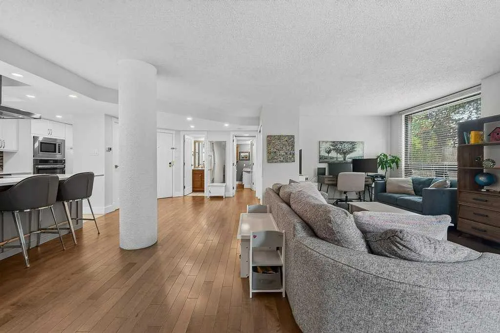 1304 15 Avenue SW Calgary AB T3C0X7