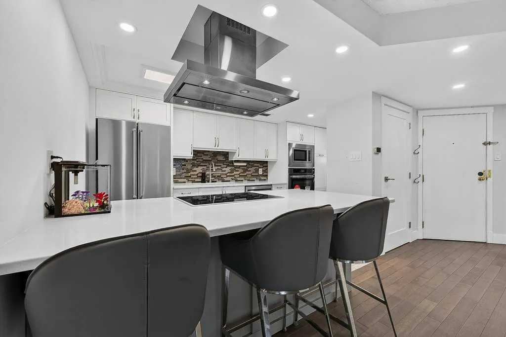 1304 15 Avenue SW Calgary AB T3C0X7