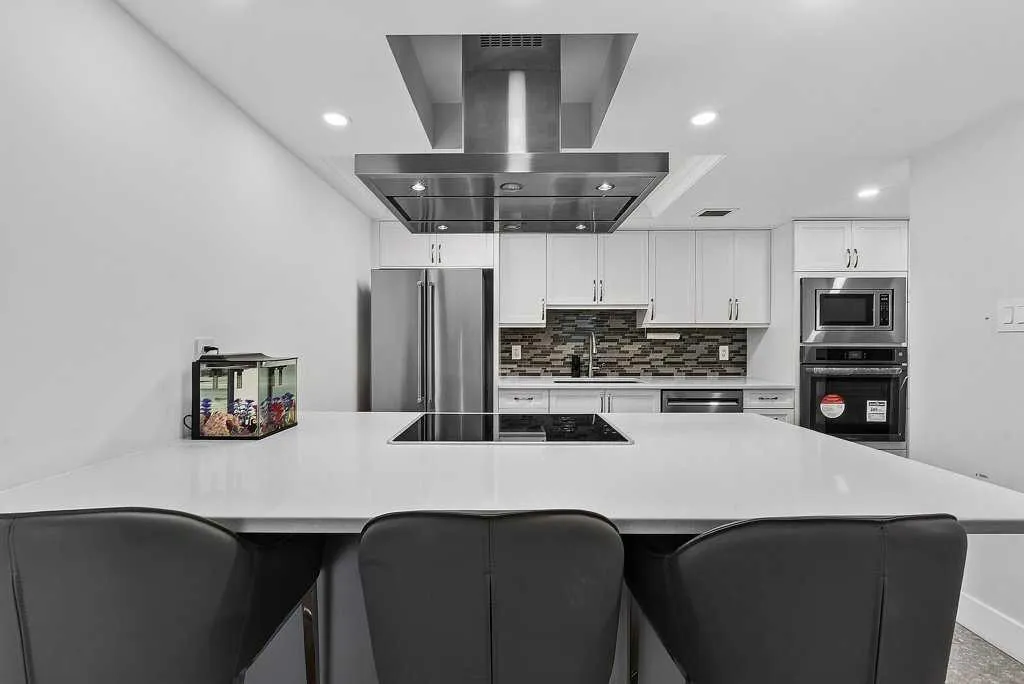 1304 15 Avenue SW Calgary AB T3C0X7