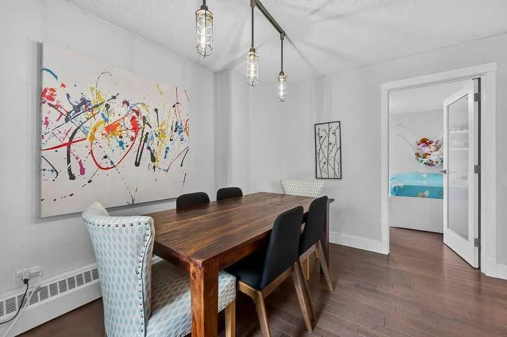 1304 15 Avenue SW Calgary AB T3C0X7