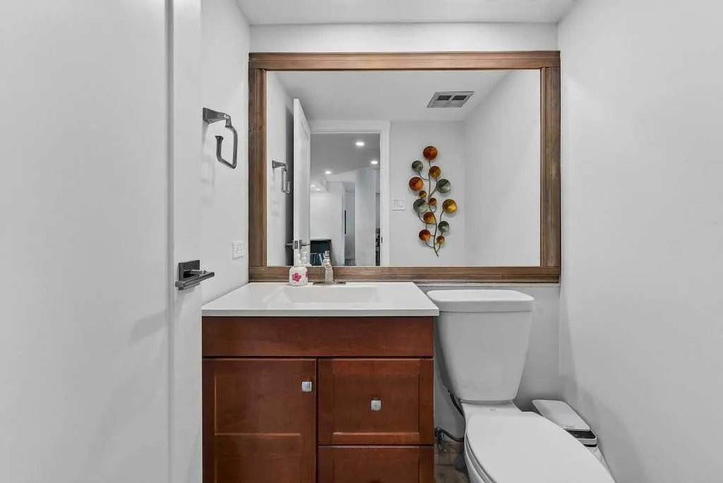 1304 15 Avenue SW Calgary AB T3C0X7