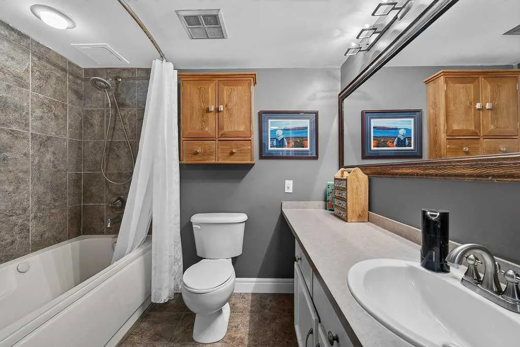 1304 15 Avenue SW Calgary AB T3C0X7