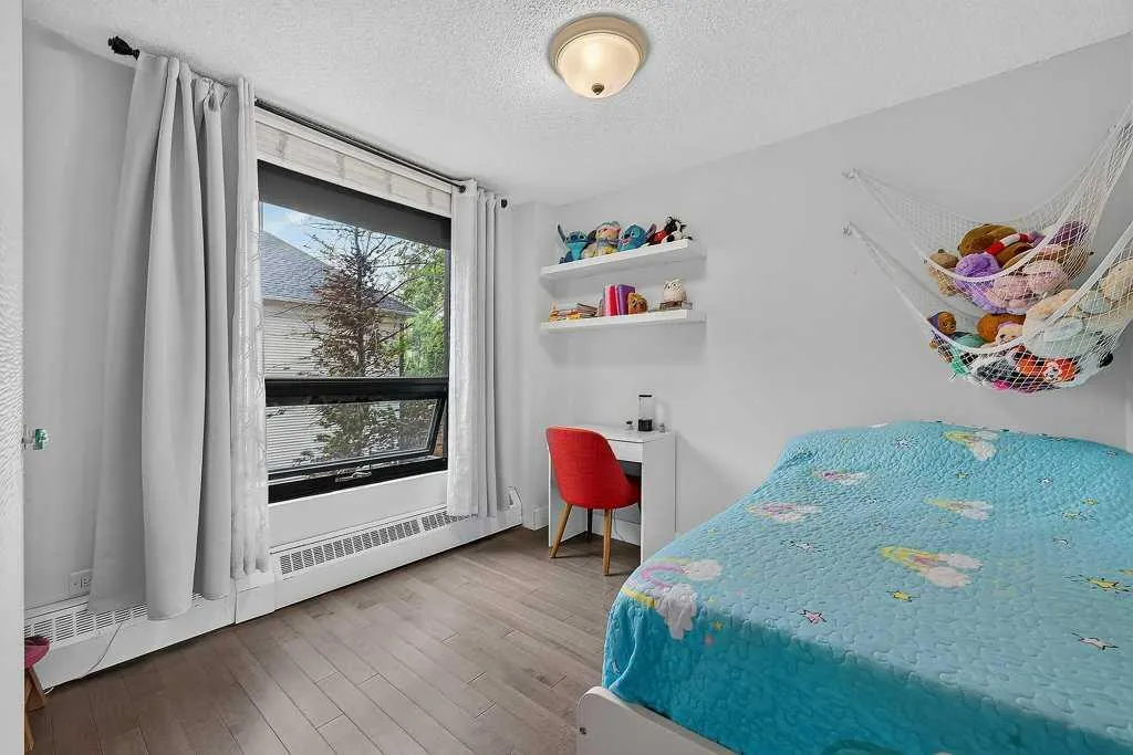 1304 15 Avenue SW Calgary AB T3C0X7
