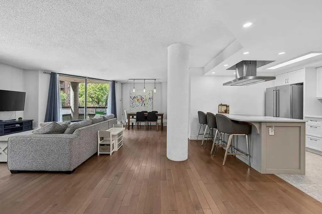 1304 15 Avenue SW Calgary AB T3C0X7