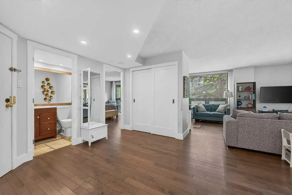 1304 15 Avenue SW Calgary AB T3C0X7