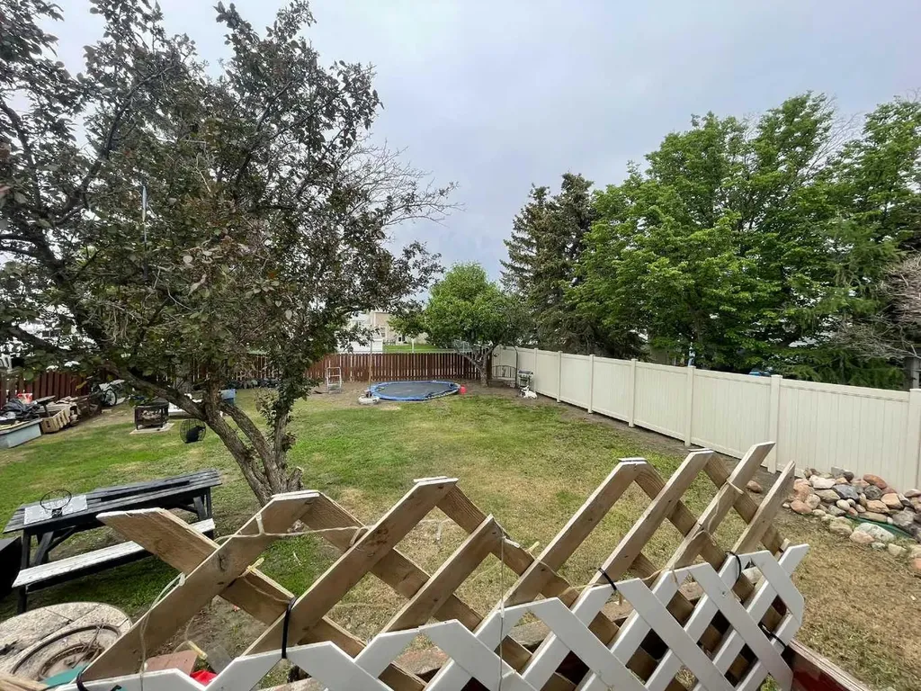 1020 1 Street W Kindersley SK S0L 1S0