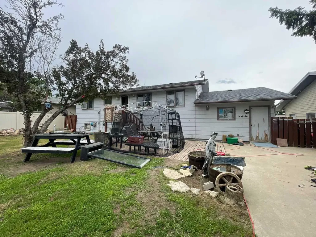 1020 1 Street W Kindersley SK S0L 1S0