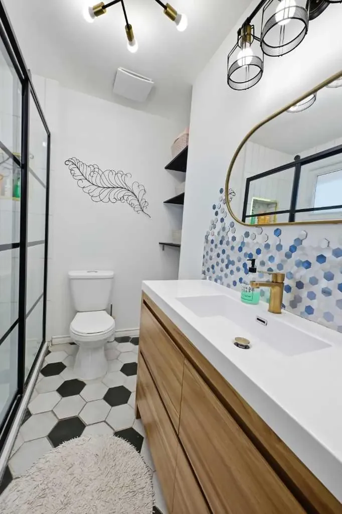 4420 3 Street NE Calgary AB T2E 3L6