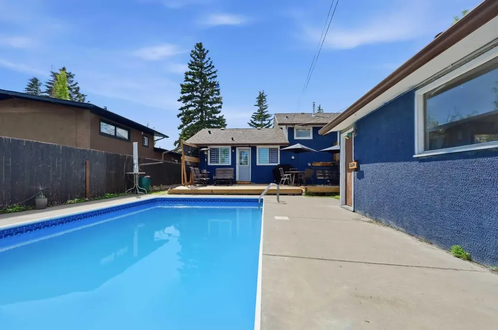 4420 3 Street NE Calgary AB T2E 3L6