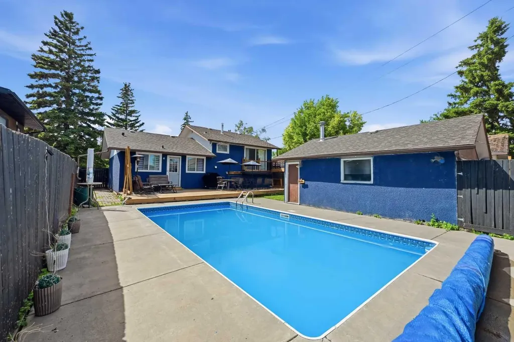 4420 3 Street NE Calgary AB T2E 3L6