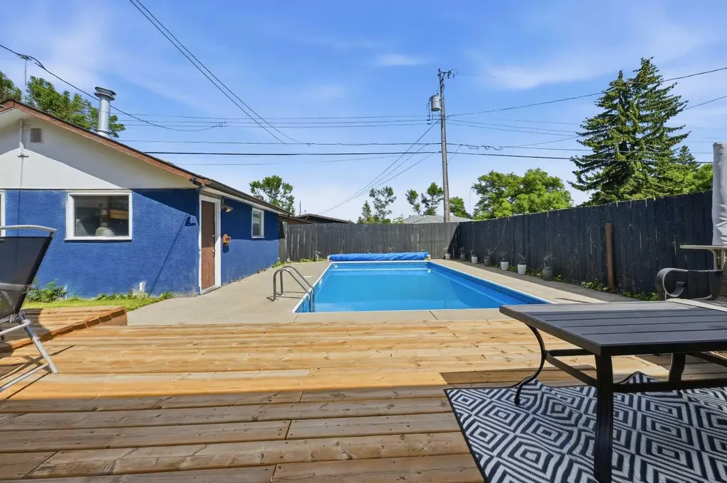 4420 3 Street NE Calgary AB T2E 3L6
