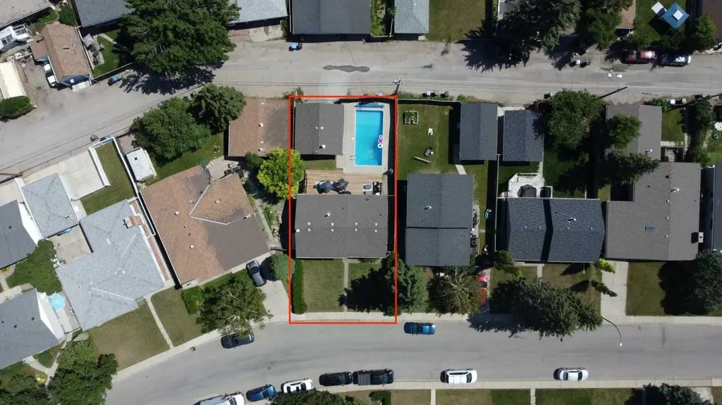 4420 3 Street NE Calgary AB T2E 3L6