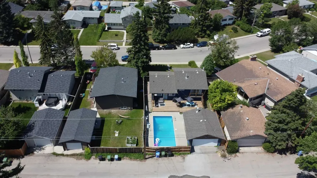 4420 3 Street NE Calgary AB T2E 3L6