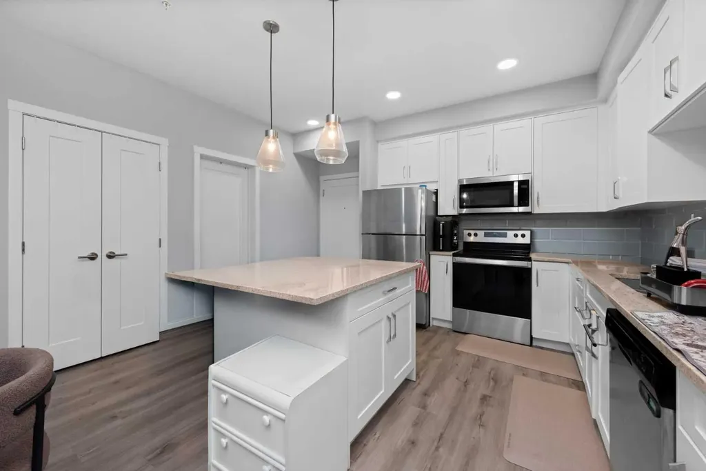150 Shawnee Square SW Calgary AB T2Y 0T6