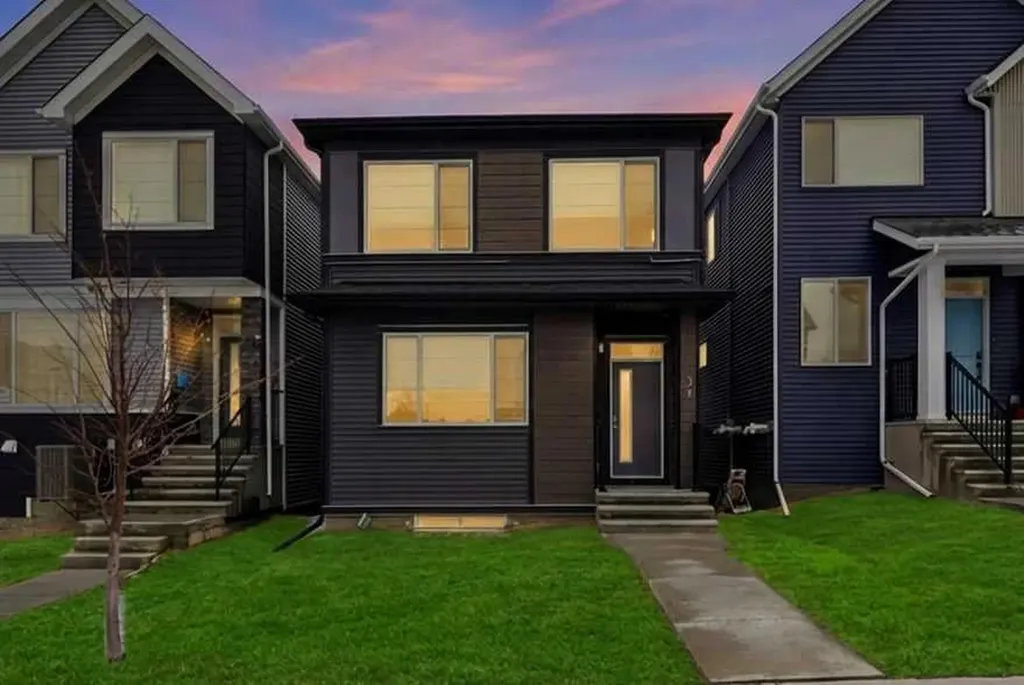 34 Aquila Way NW Calgary AB T3R 1Z6