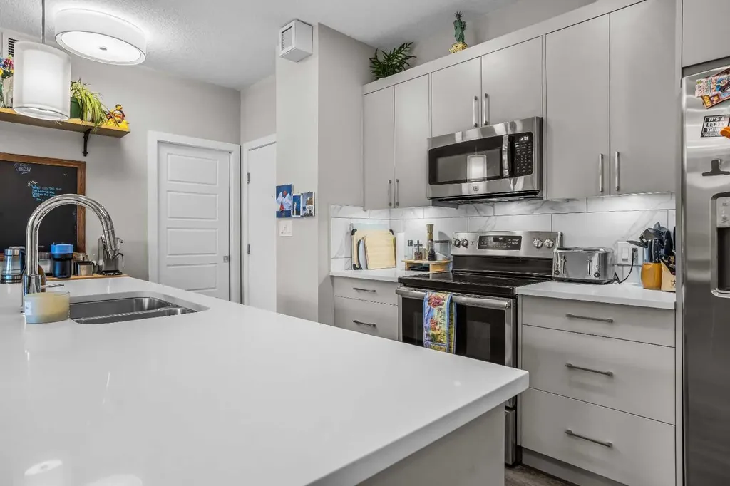 106 Stewart Creek Rise Canmore AB T1W 0N3