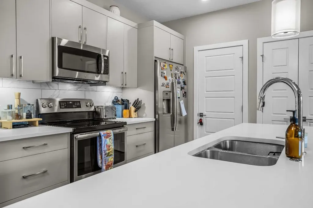 106 Stewart Creek Rise Canmore AB T1W 0N3