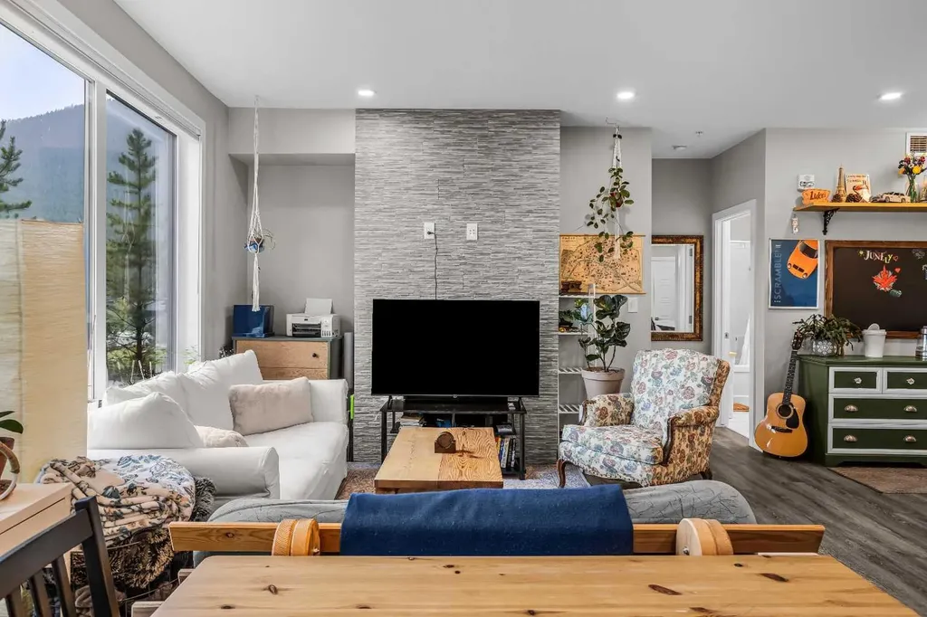 106 Stewart Creek Rise Canmore AB T1W 0N3
