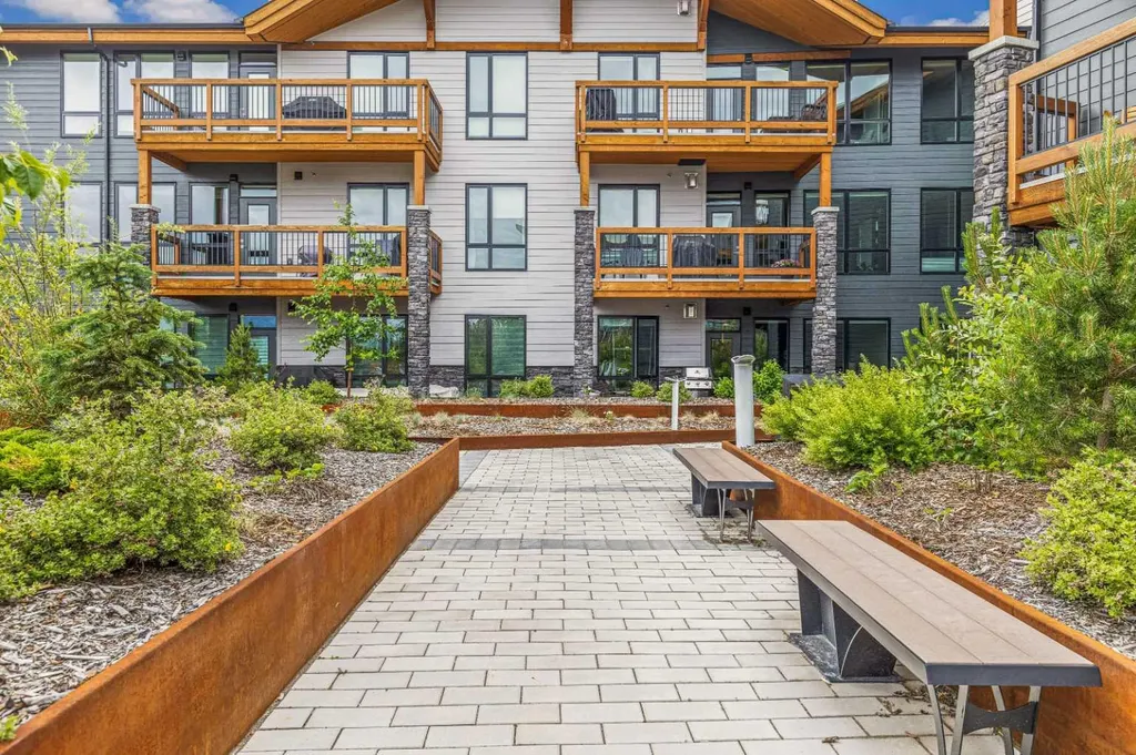 106 Stewart Creek Rise Canmore AB T1W 0N3