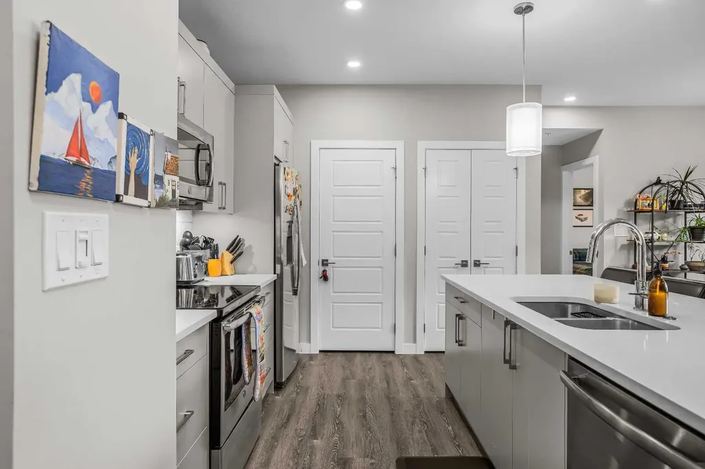 106 Stewart Creek Rise Canmore AB T1W 0N3