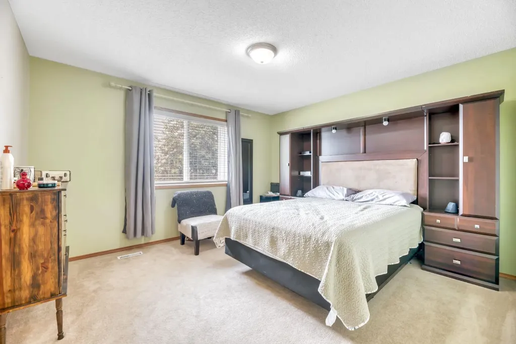 303 Robert Street SW Diamond Valley AB T0L2A0