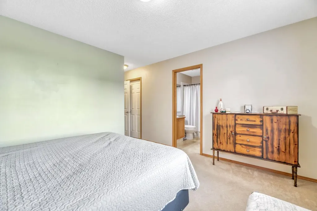 303 Robert Street SW Diamond Valley AB T0L2A0