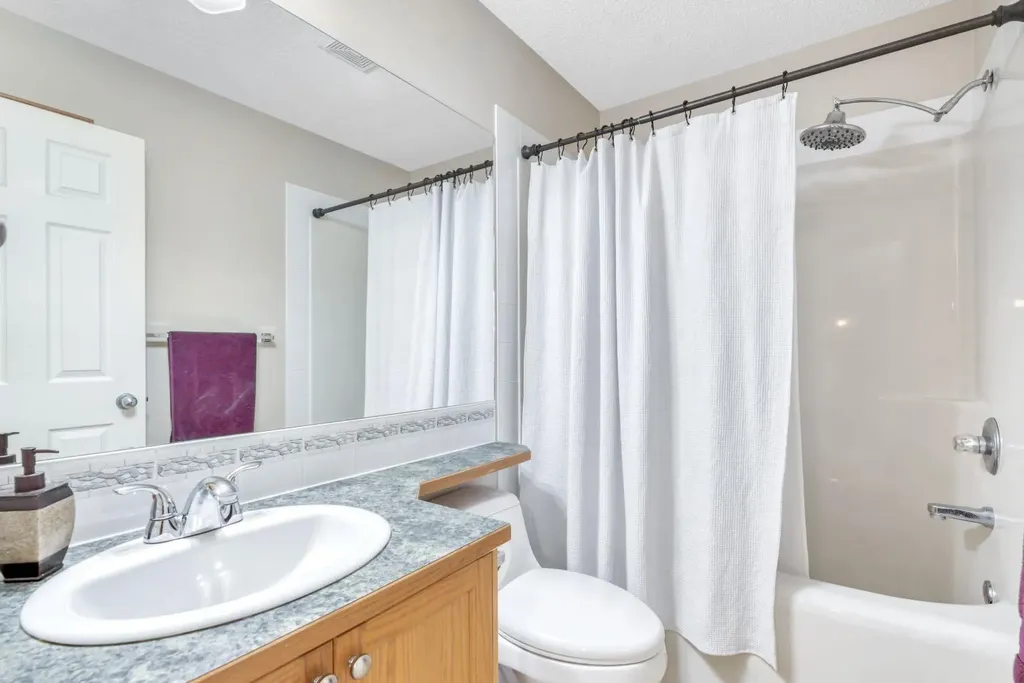 303 Robert Street SW Diamond Valley AB T0L2A0