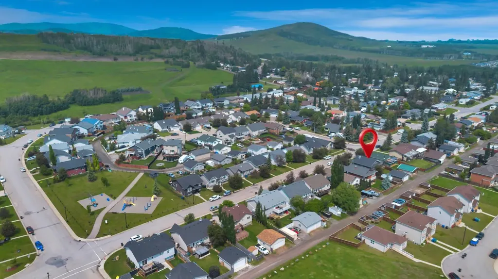 303 Robert Street SW Diamond Valley AB T0L2A0