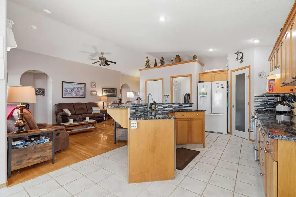 1706 3 Avenue SE High River AB T1V 1Y3