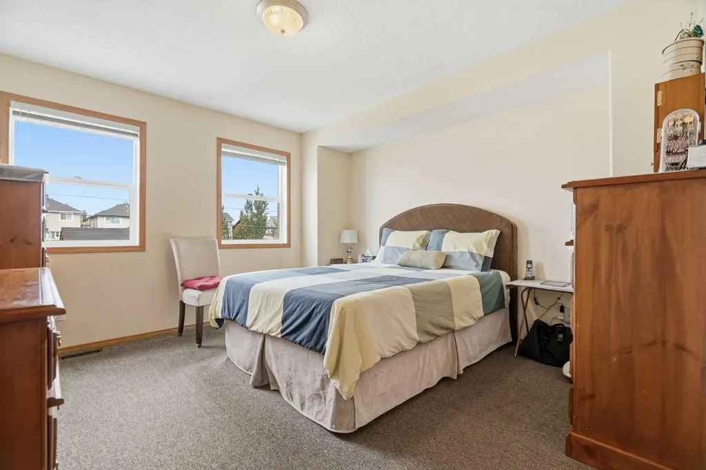 1706 3 Avenue SE High River AB T1V 1Y3